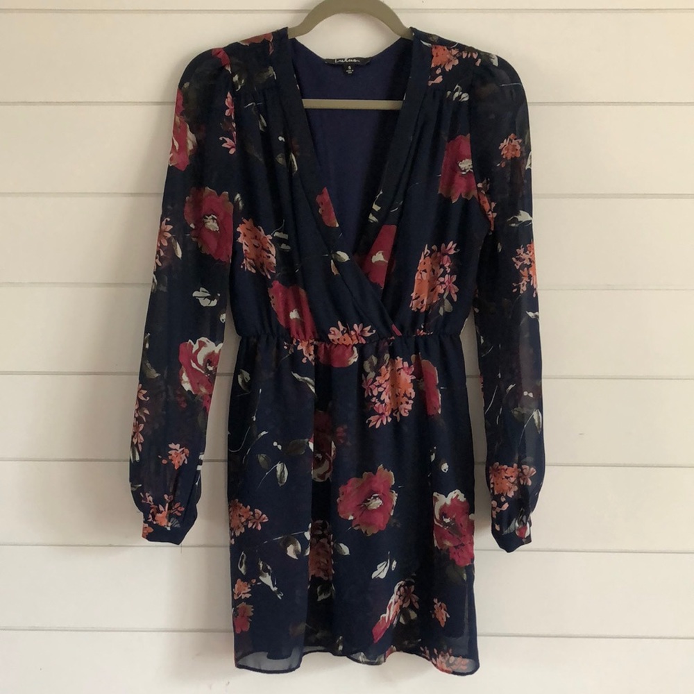 Lulu’s navy floral dress